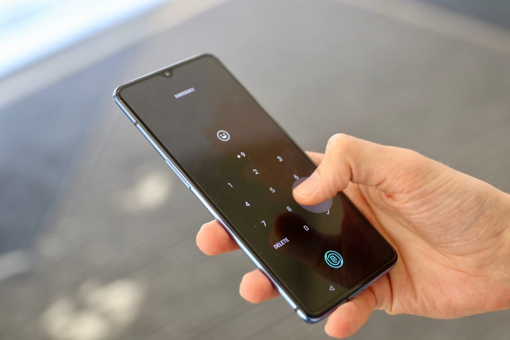 OnePlus 7T review, price, advantages, disadvantages & specifications in