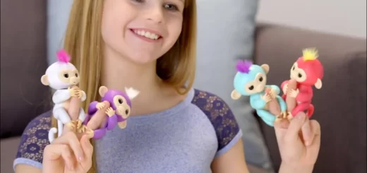 WowWee Fingerlings Grippings